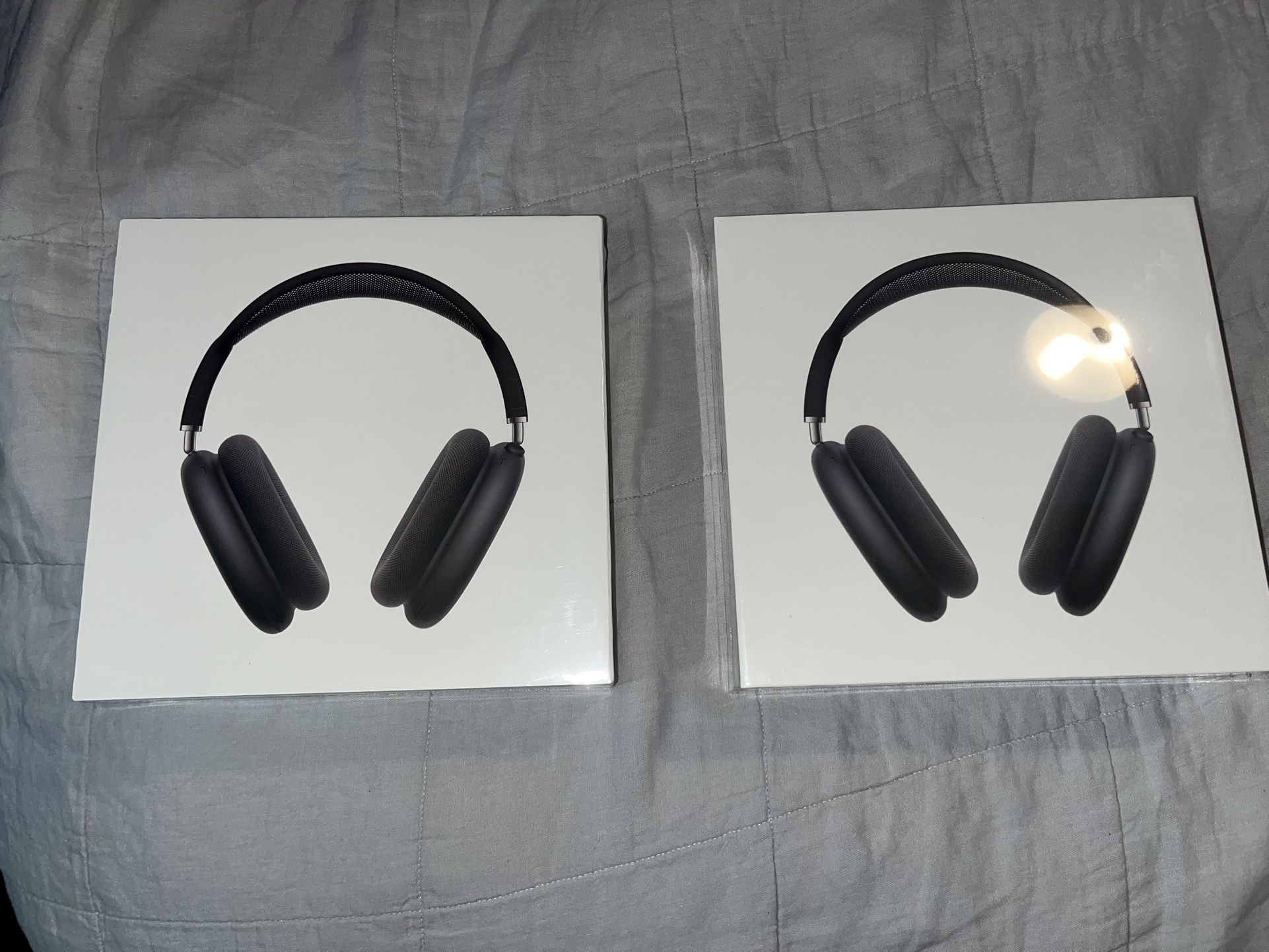 2 AirPod Max