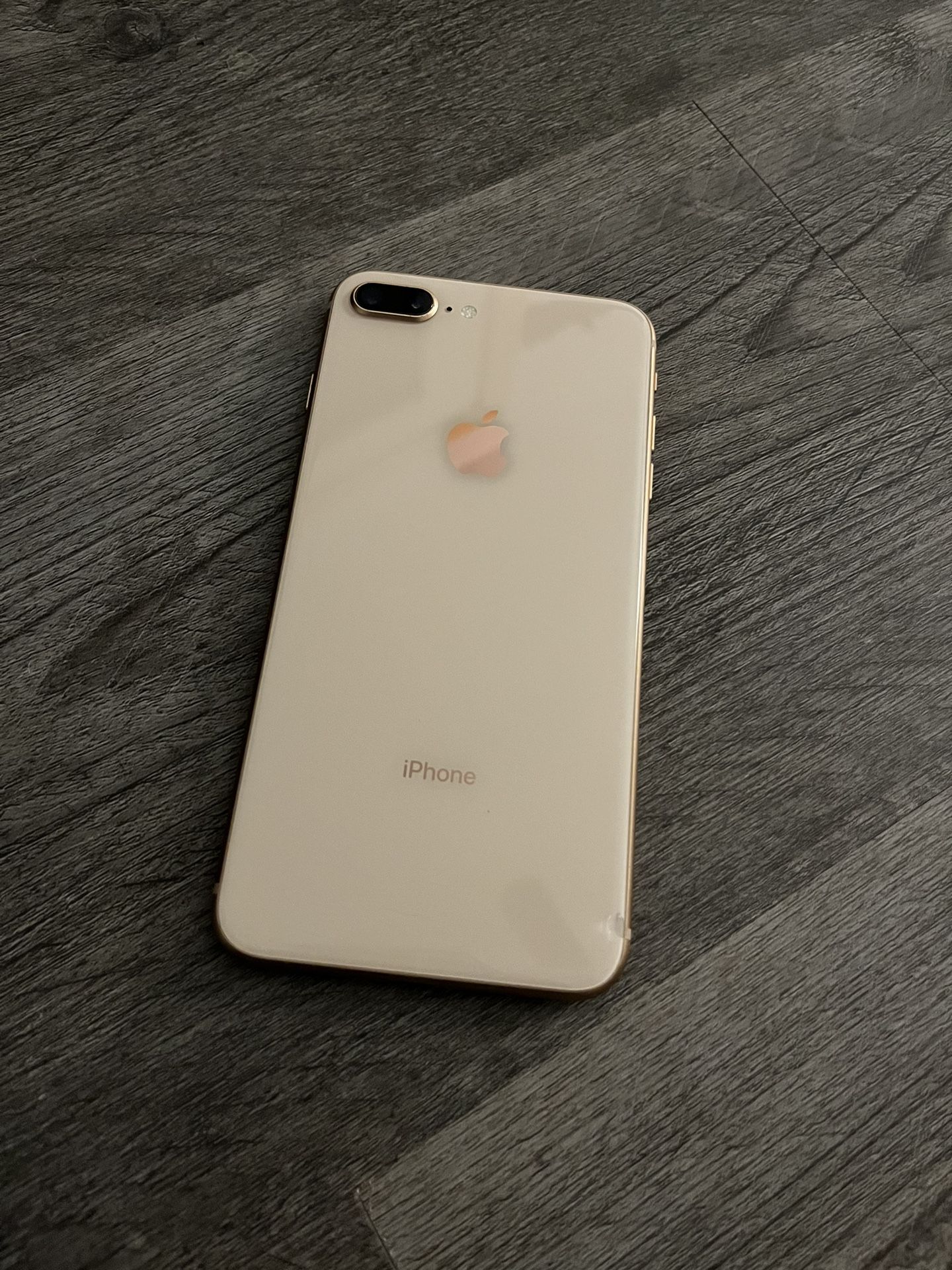 iPhone 8 Plus