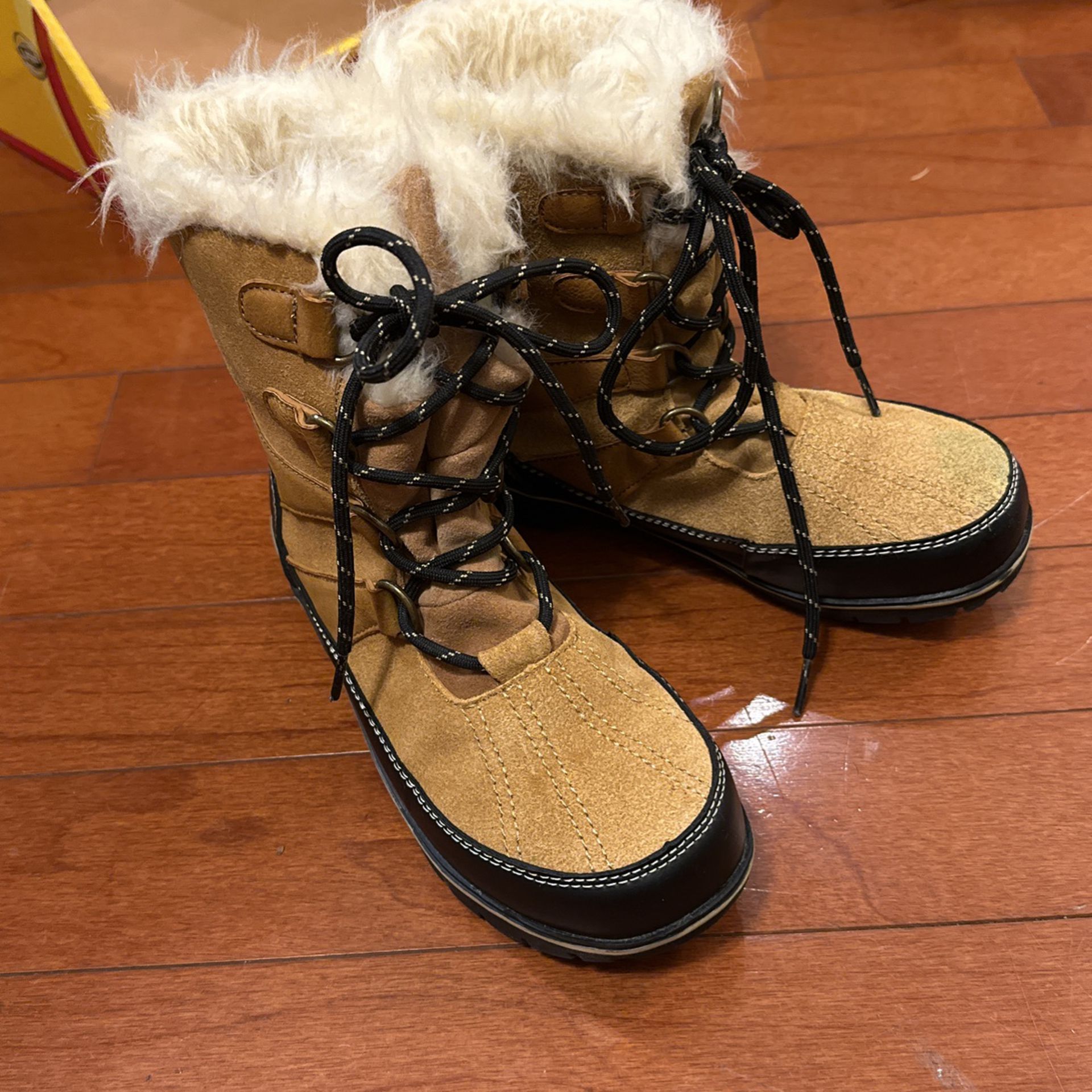 Champion boots with fur