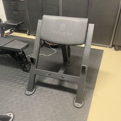 Titan Fitness Preacher Curl Bench V.3