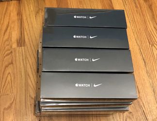 Brandnew Apple Watch Nike series 5 44mm GPS-Silver