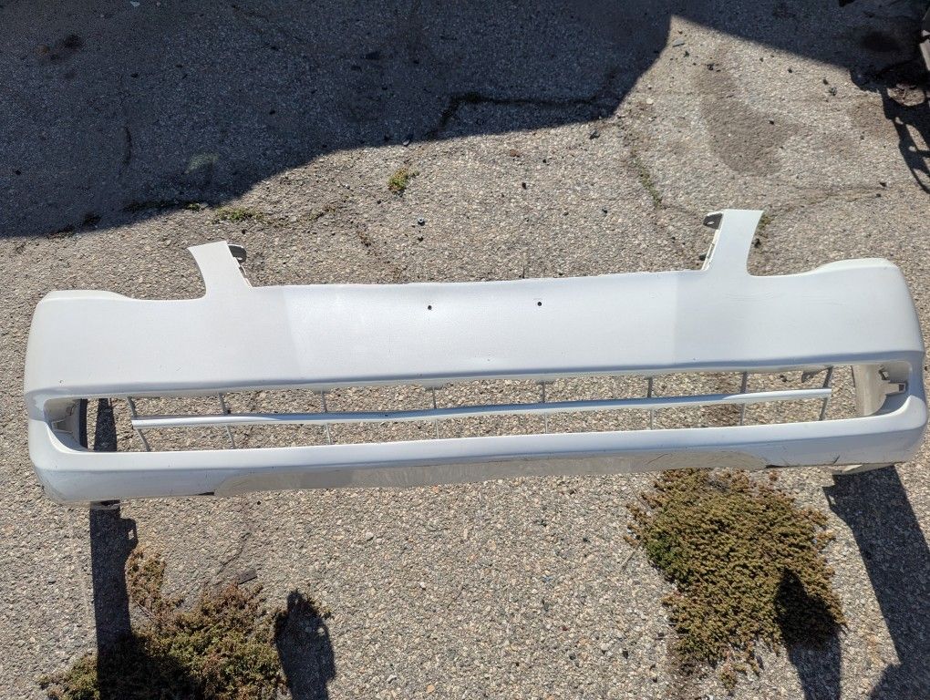 05-07 Toyota Avalon Front Bumper