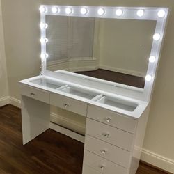 High Gloss Vanity With Glass Top