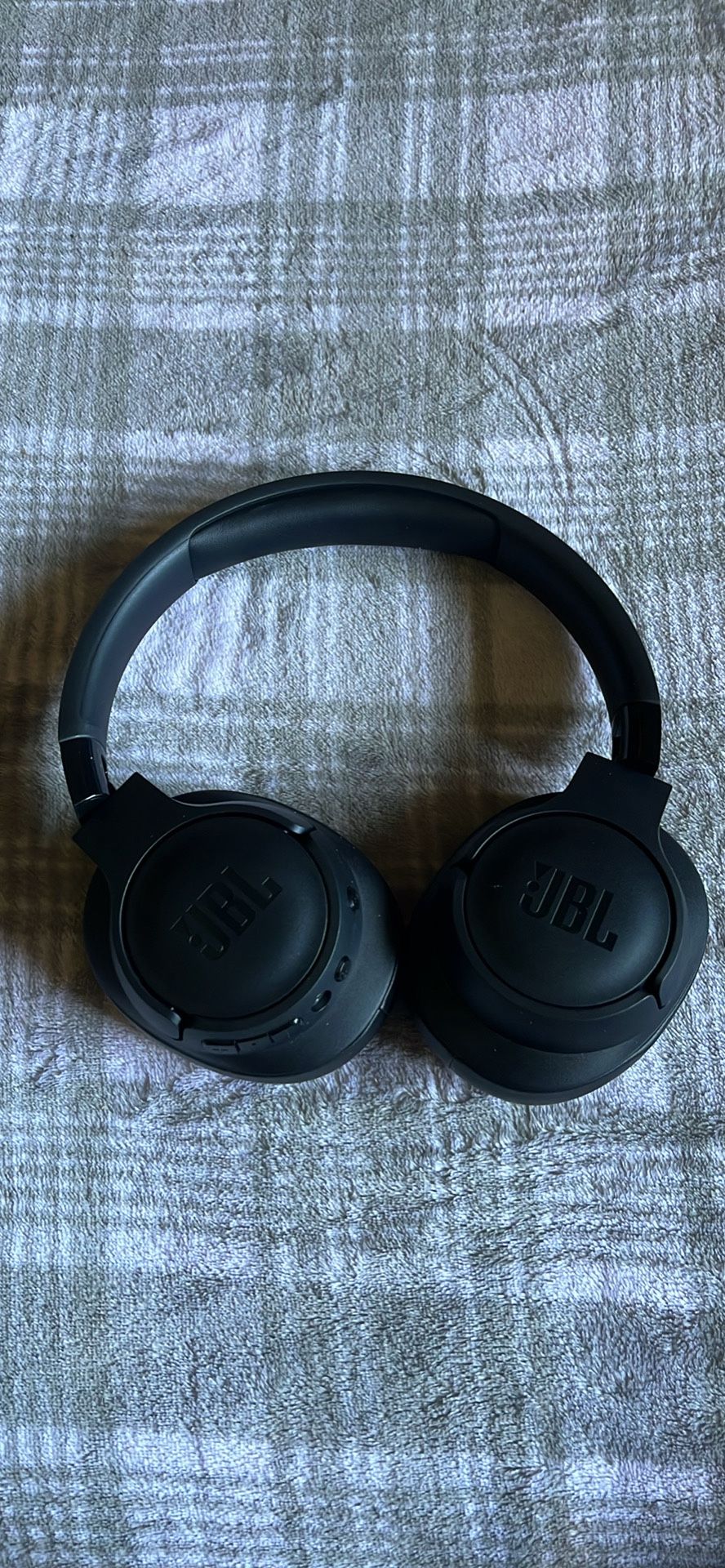 JBL Tune 770nc