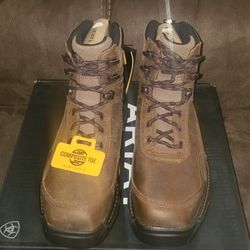 BRAND NEW MENS ARIAT WORK BOOTS .