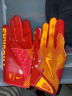 USC  Nike brand new football gloves XL vapor jet