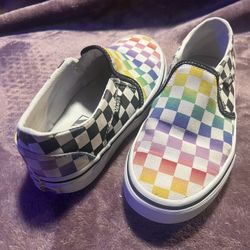 𝅺VANS Asher Slip-On Rainbow Checkerboard Size 5/women’s 