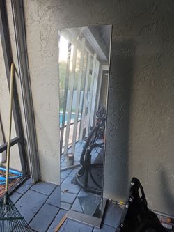 Adjustable mirror