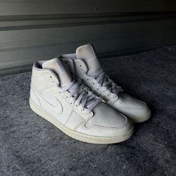 Jordan 1 Mid Triple White Shoes 554724-129 Men's 12