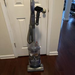 Shark Navigator LiftAway Vaccum Cleaner 