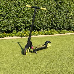 GOTRAX Kids Electric Scooter - With Charger 