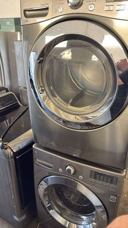 ​LG Front-Load Stackable Washer and Dryer Set - Stainless Steel / Graphite