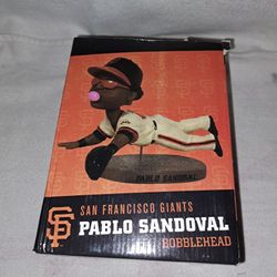 Brand New San Francisco Giants Pablo Sandoval Diving Catch Ceramic Bobblehead (Box Has Some Damage)
