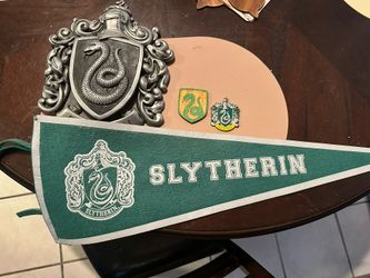 Harry Potter Slytherin Banner, Crest, And Magnet