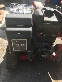 13.5 hp chipper shredder like new