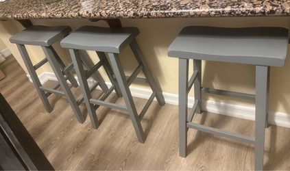 3 barstools