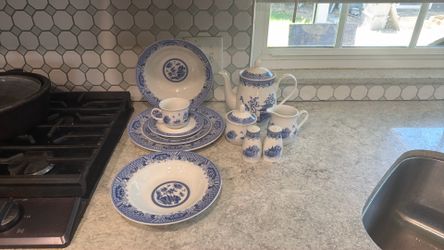 Emerald dishes