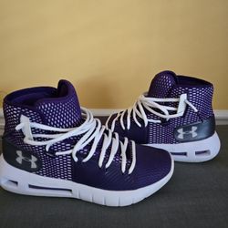 Under Armour Size 7