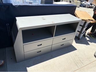 Moving sale