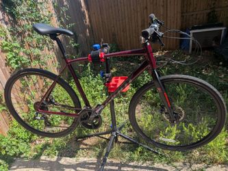 GIANT excape 2. Hybrid bike 2022