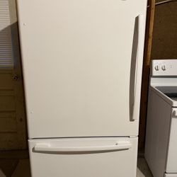 Whirlpool Refrigerator 