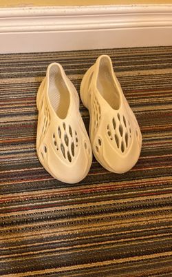 Adidas Yeezy Foam Runner Slide Sand,%100 Authentic , $125 or the best offer