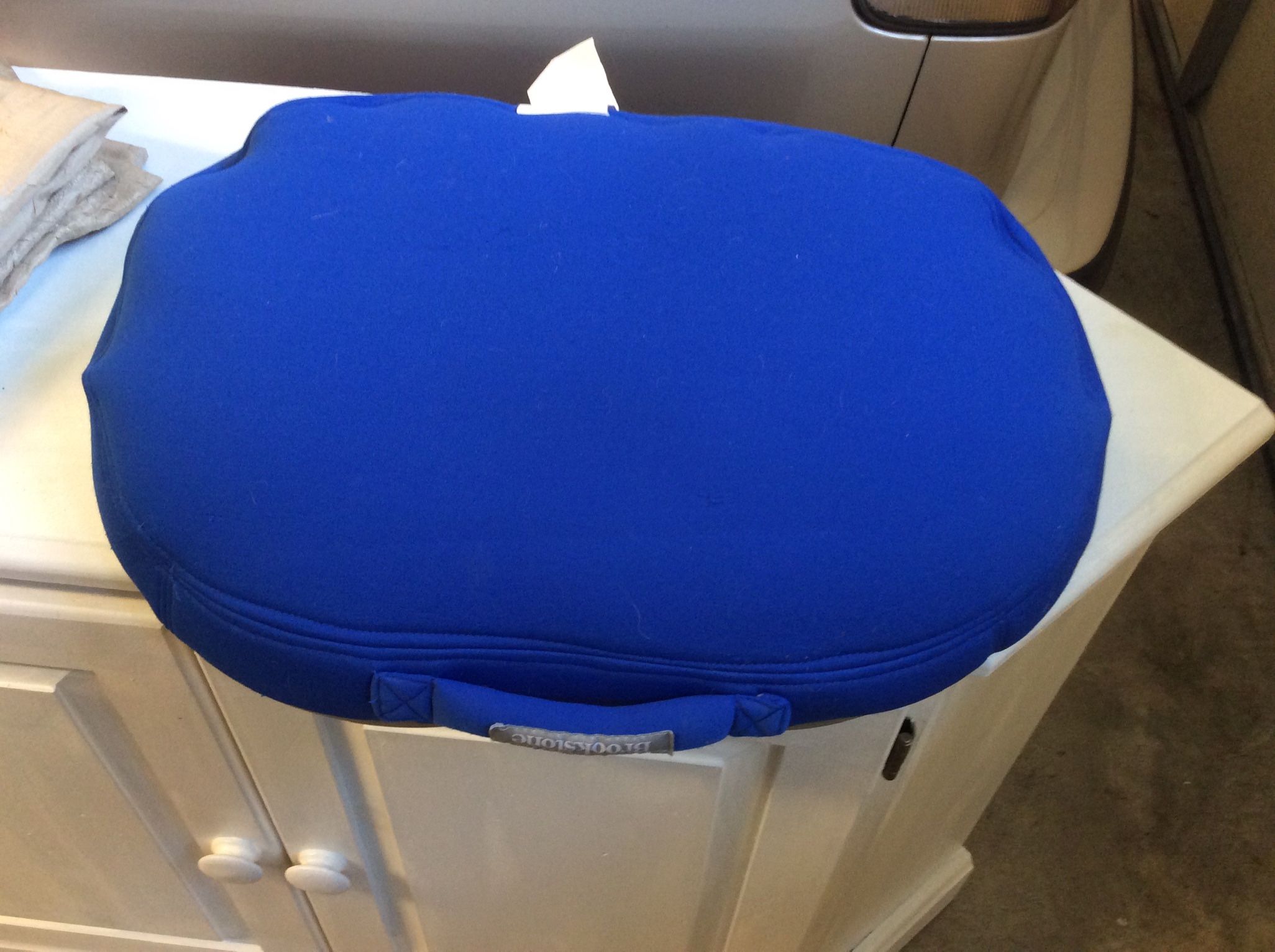 Speaker Laptop Cushions : brookstone laptop desks