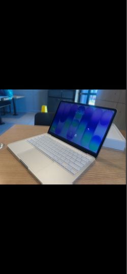 2026 late. Macbook Neo 13” chip —Pro /8Gb ram /256 ssd