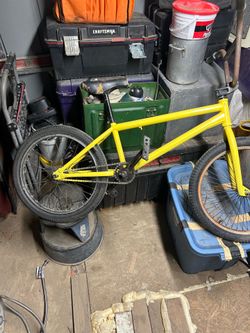 SUNDAY BMX