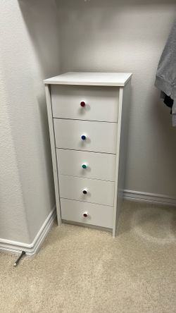 White Dresser w 5 drawers