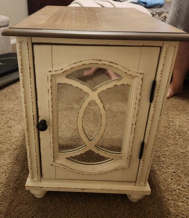 Modern Farmhouse End Table
