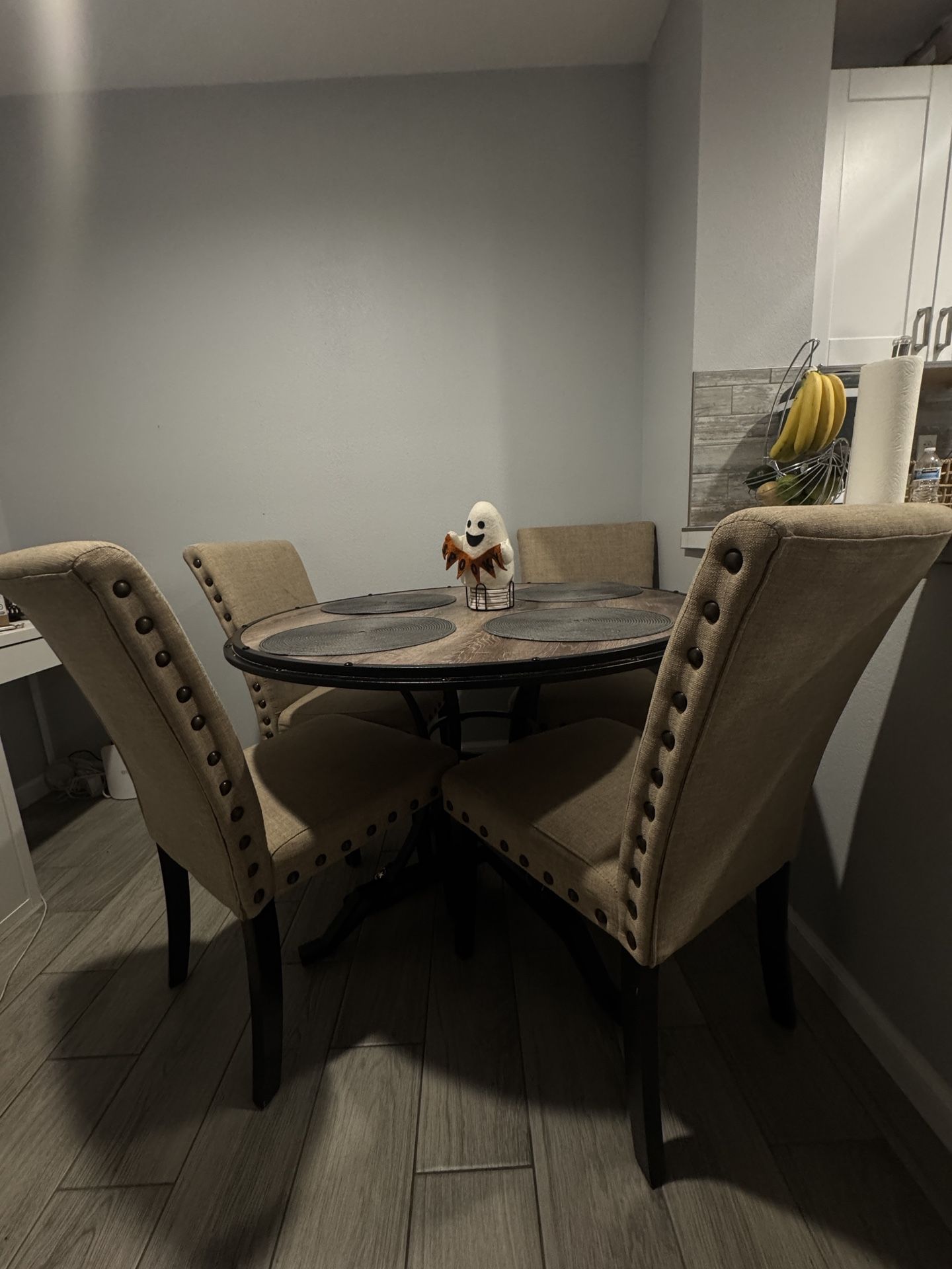 Dinning Table