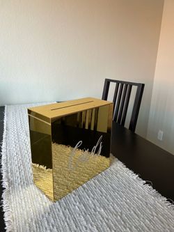 Gold card box