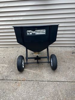 Agri-fab broadcast spreader