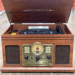Vintage-Inspired Record/CD Player