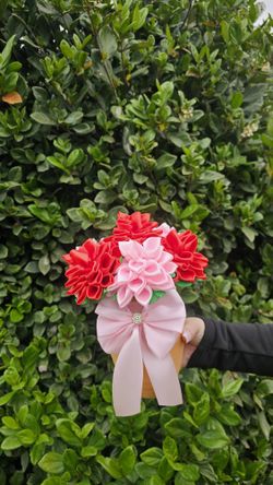 Ribbon Dahlias In Barro Vase