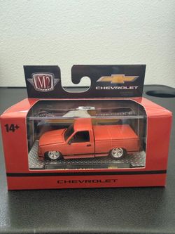 M2 machine 1990 Chevrolet C-1500 (orange)