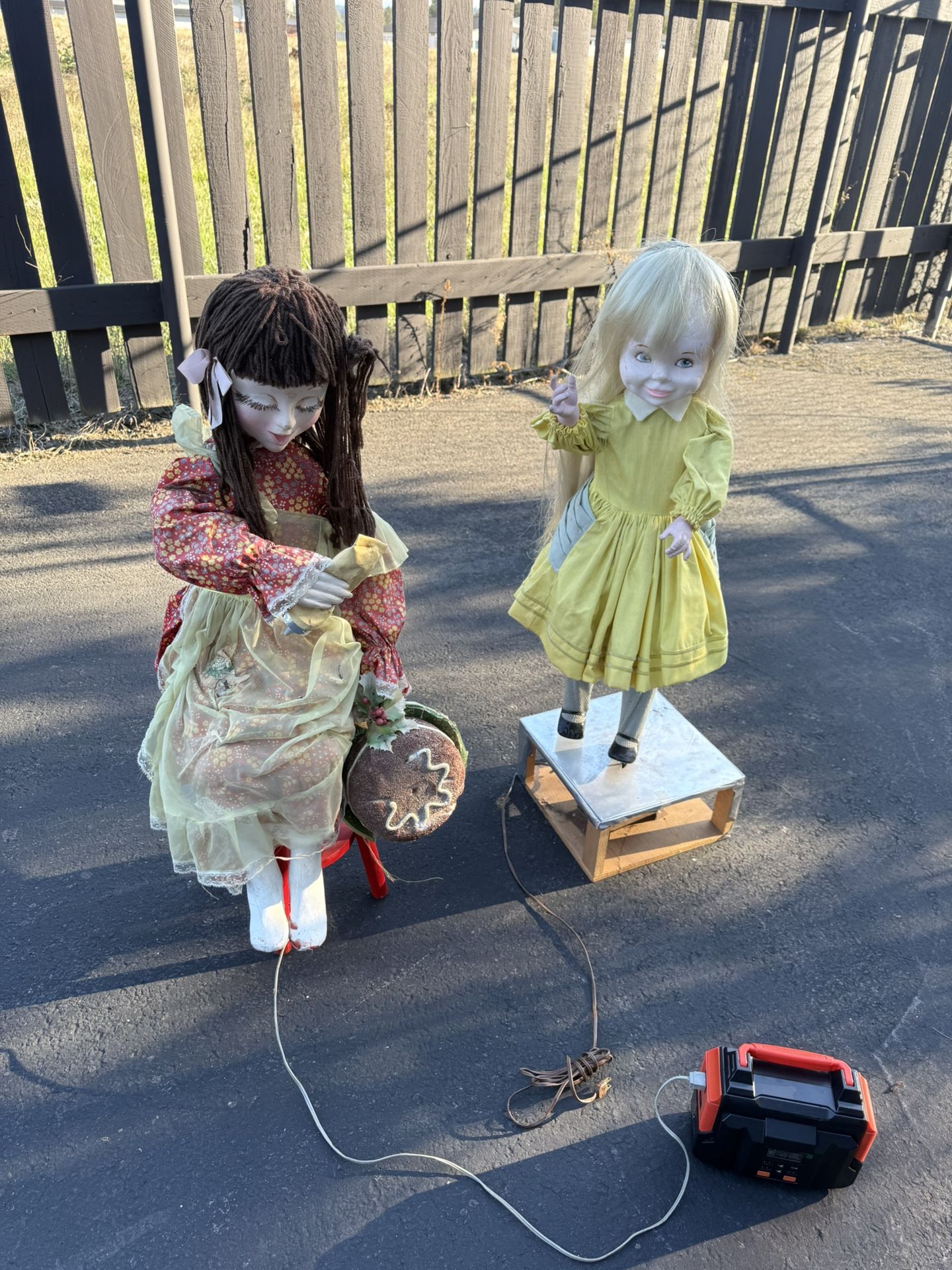 Antique dolls one doesn’t move when plugged in Puck up In Orting