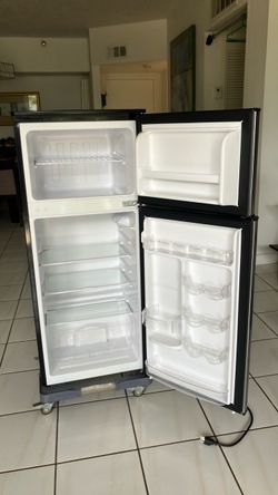 Magic Chef mini fridge