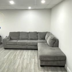 Pullout Sleeper Sectional Couch / Sofa [FREE Delivery🚚]