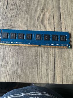 SK hynix 8GB DDR3L-1600 PC3L-12800U 240-Pin UDIMM Non-ECC HMT41GU6AFR8A-PB