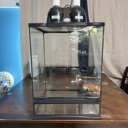 Like New Zoo Med Front Opening Reptile Terrarium/Tank! (18in Length x 18in Width × 24in Height)