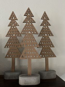 Minimalist But Charming Set / 3 Trees 