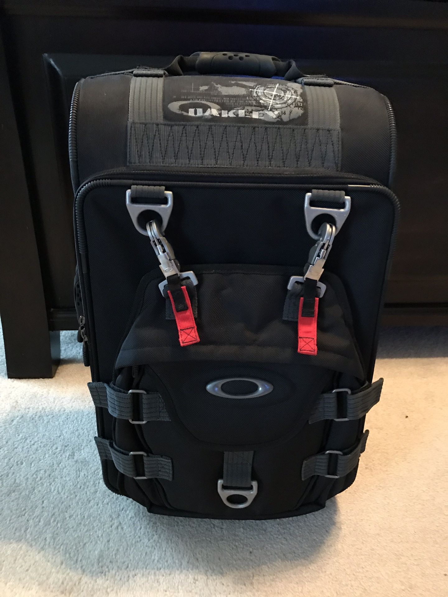 Oakley AP Rolling Bag 2.0 - small version