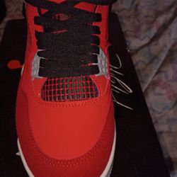 Brand New Bravos Jordan 4's Size 8.5 Available 