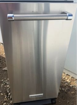 15” Kitchen aid built in trash Compactor open box  condition