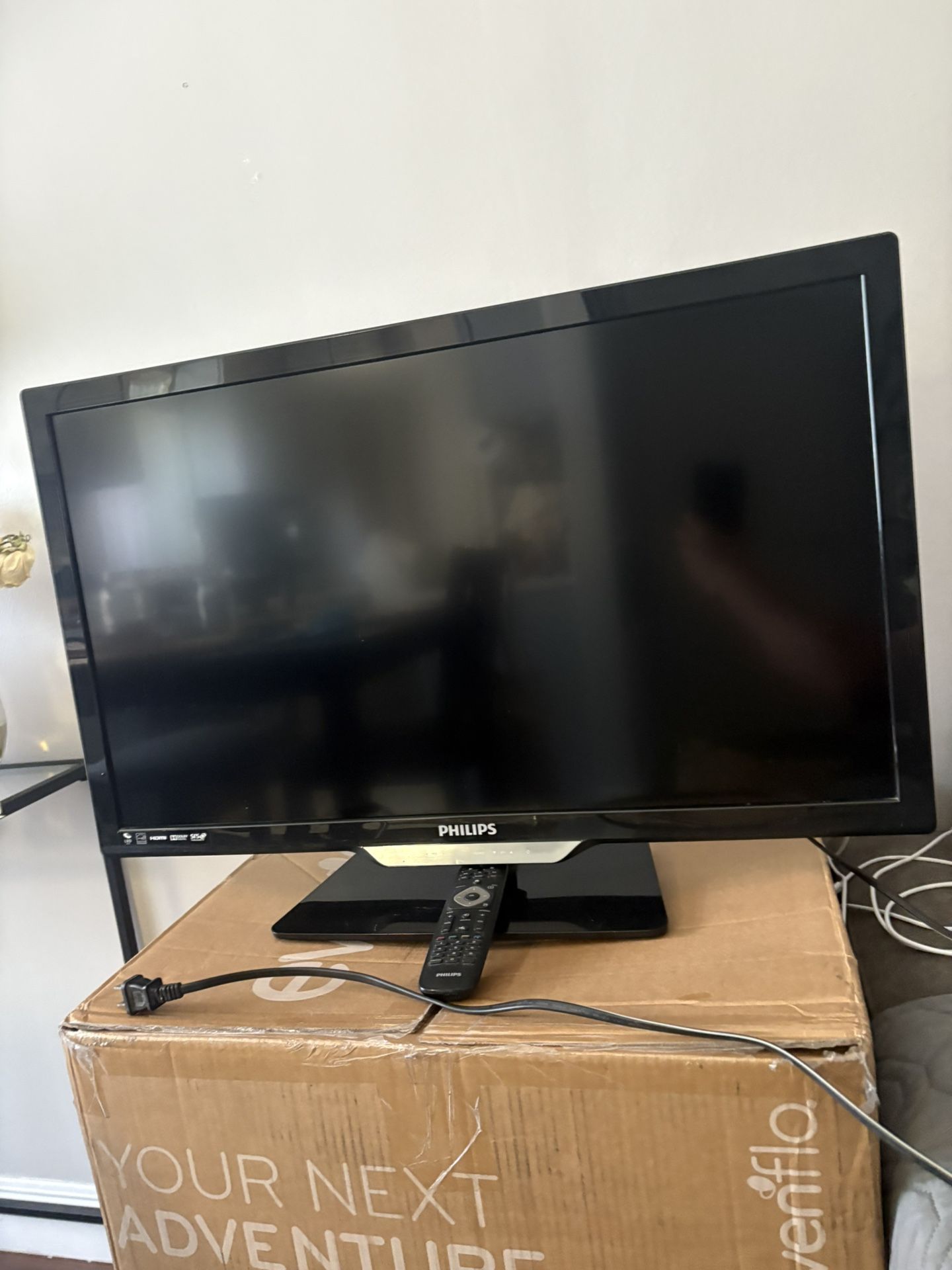 4000 series LED-LCD TV Panasonic 32” Tv