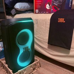 JBL ! PartyBox Club 120! Portable Bluetooth Party Speaker - Wireless Mic- Bass Boost- LED Light Show - Karaoke