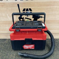 Milwaukee 0970-20 M18 Fuel 18V PACKOUT 2.5 Gallon Wet/Dry Vacuum