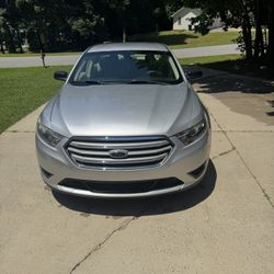 2013 Ford Taurus